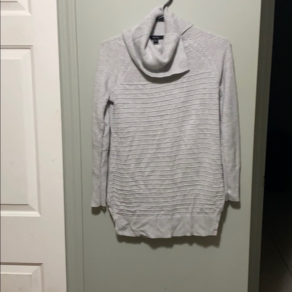 Sweater - Picture 1 of 4